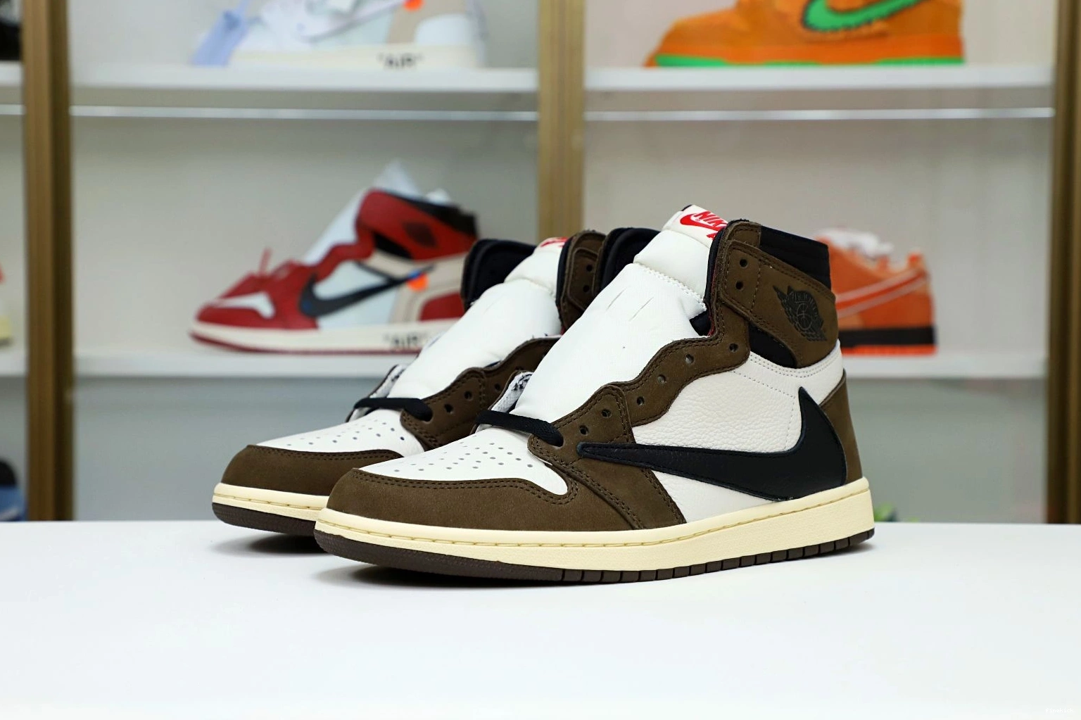 AIR SCOTT JORDAN TRAVIS RETRO 1 HIGH X 'MOCHA' OG 1027